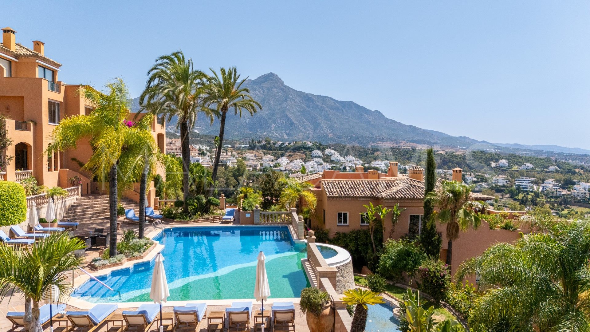 Duplex penthouse with 3 bedrooms for sale in Les Belvederes