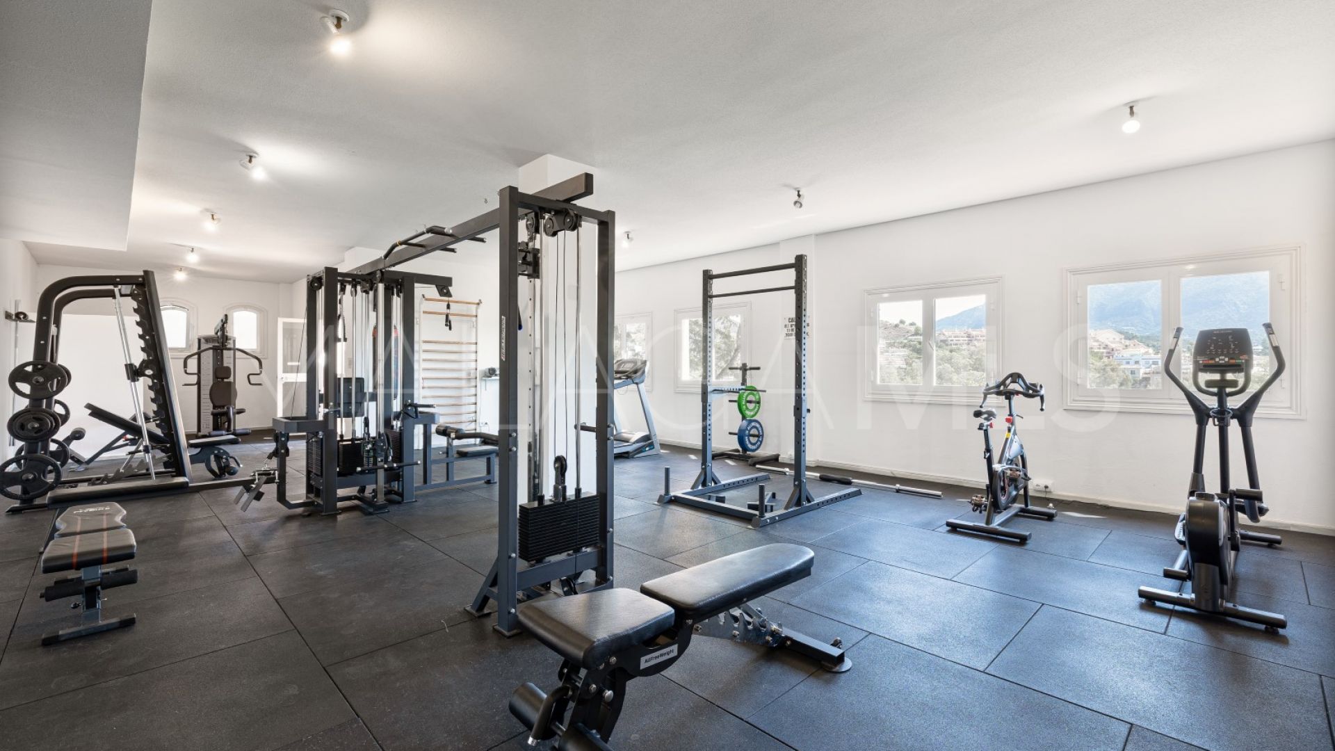 Duplex penthouse with 3 bedrooms for sale in Les Belvederes