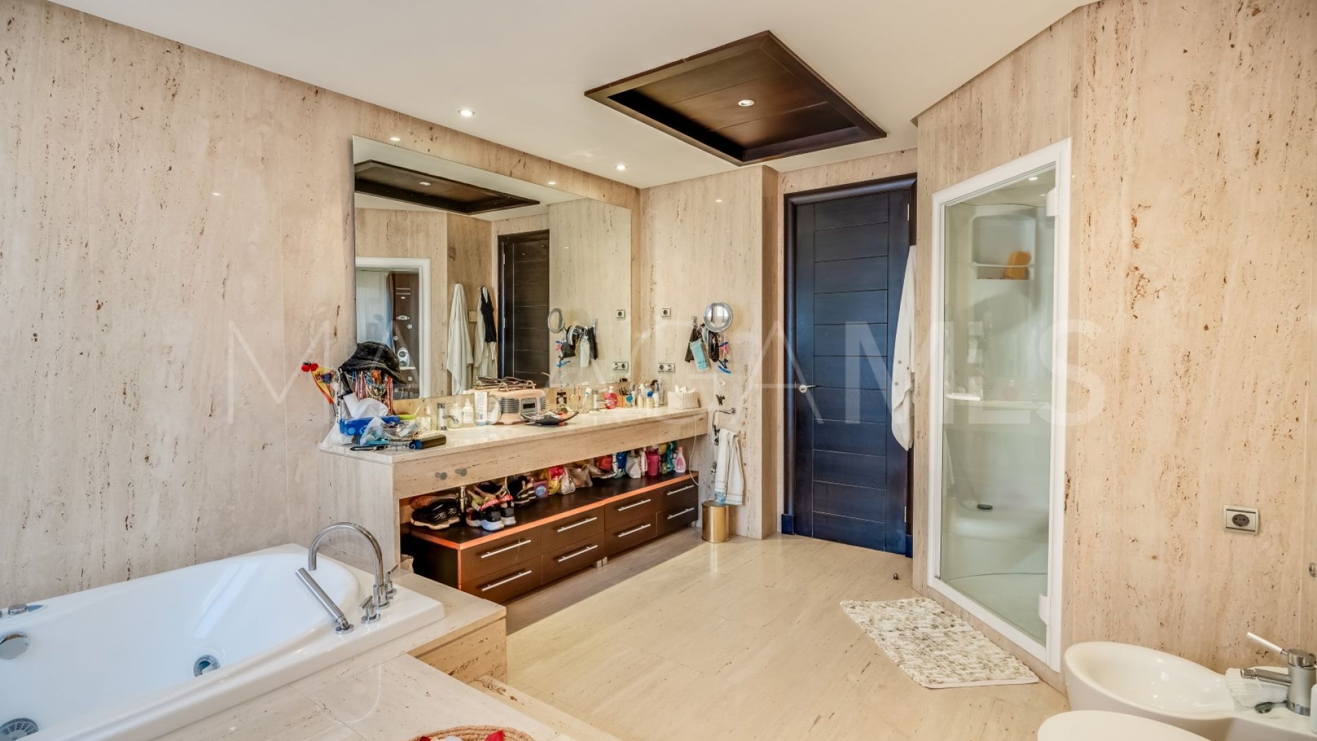 Duplex penthouse for sale in Malibu