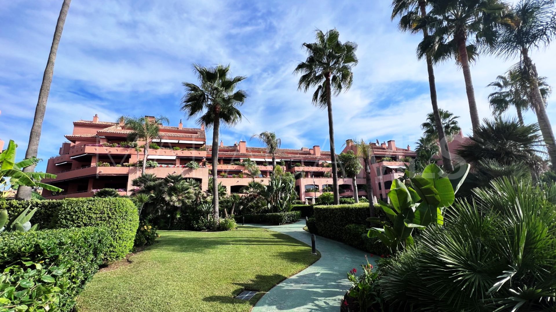 Duplex penthouse for sale in Malibu