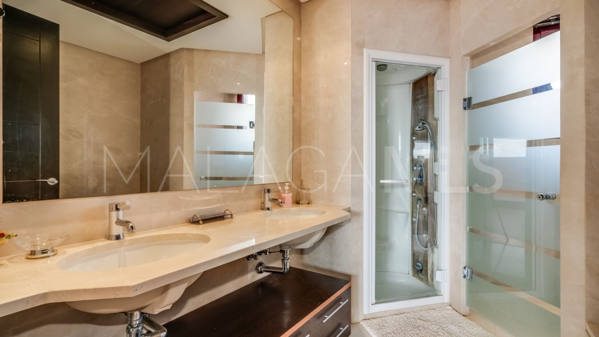 Duplex penthouse for sale in Malibu