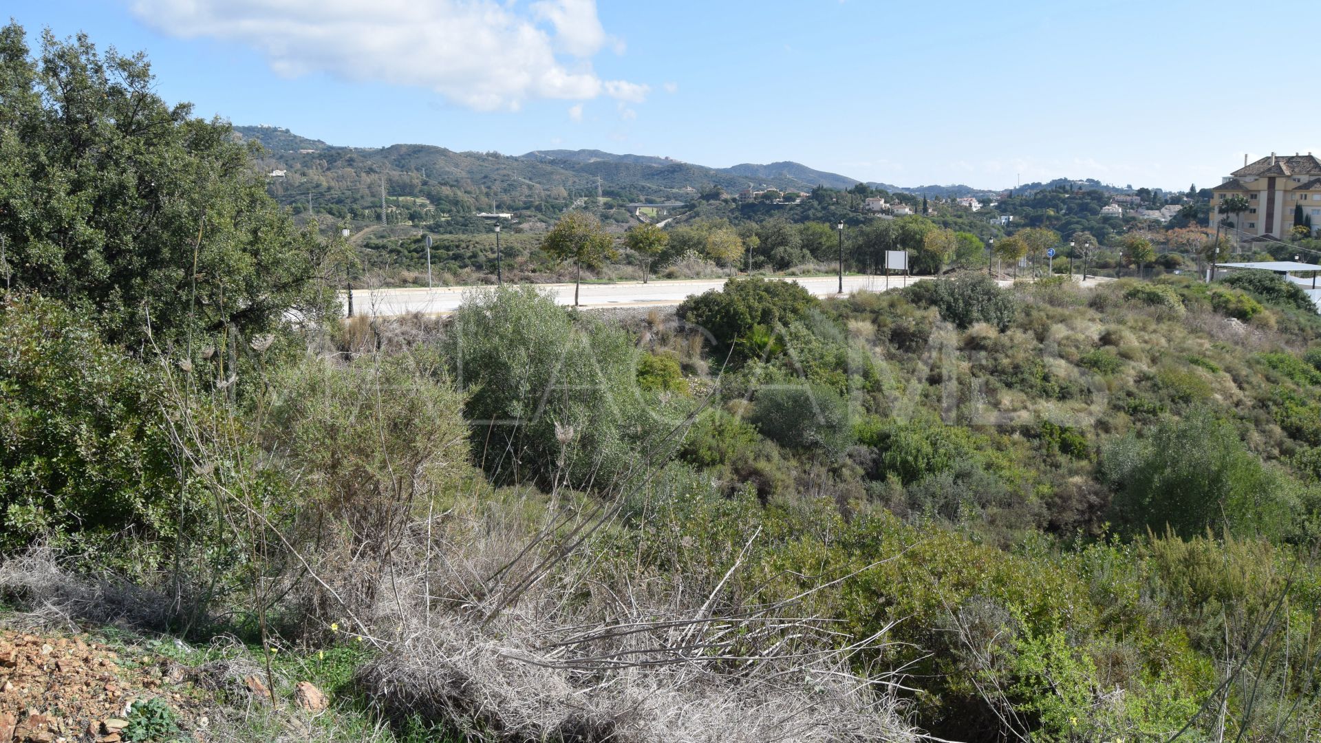 Grundstück for sale in Cumbres de Elviria