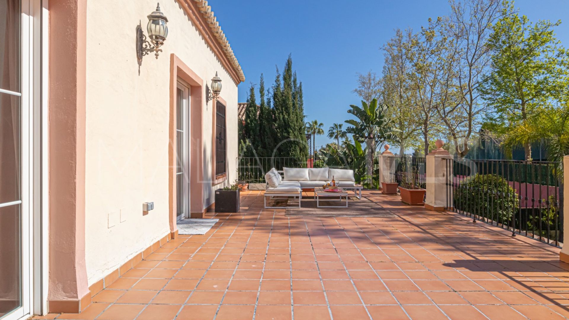 Buy Guadalmina Alta 6 bedrooms villa