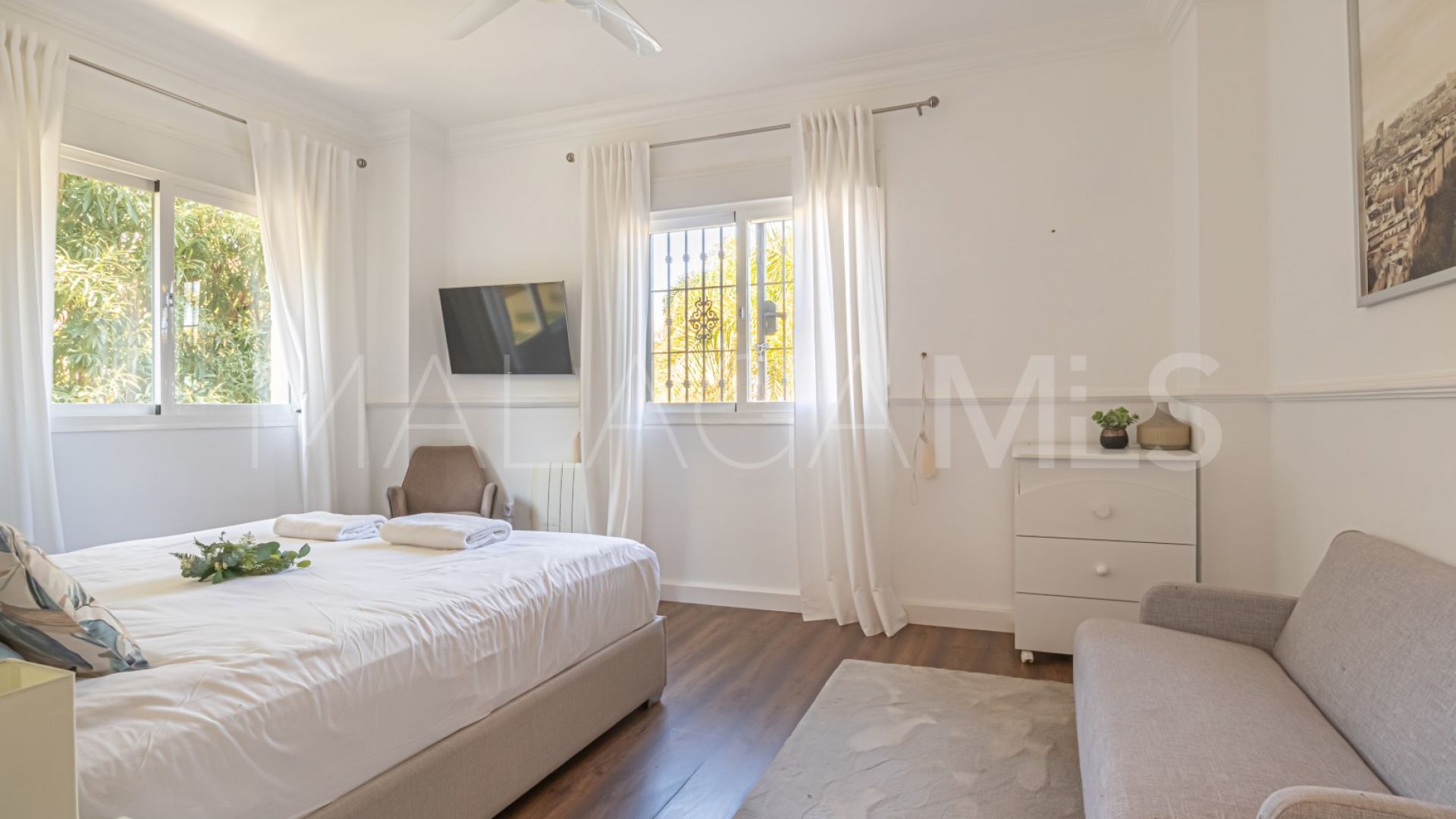 Buy Guadalmina Alta 6 bedrooms villa
