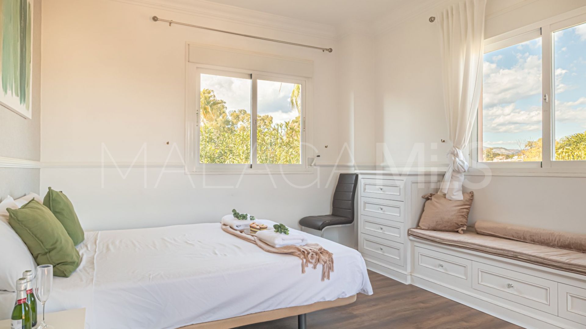 Buy Guadalmina Alta 6 bedrooms villa