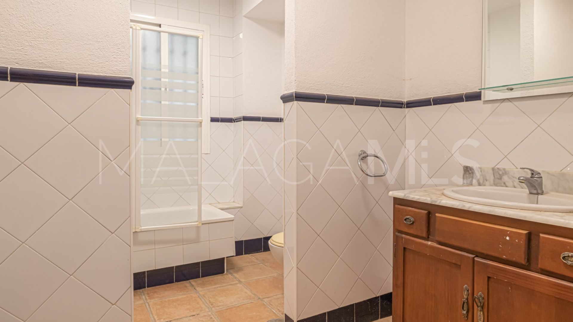 Buy Guadalmina Alta 6 bedrooms villa