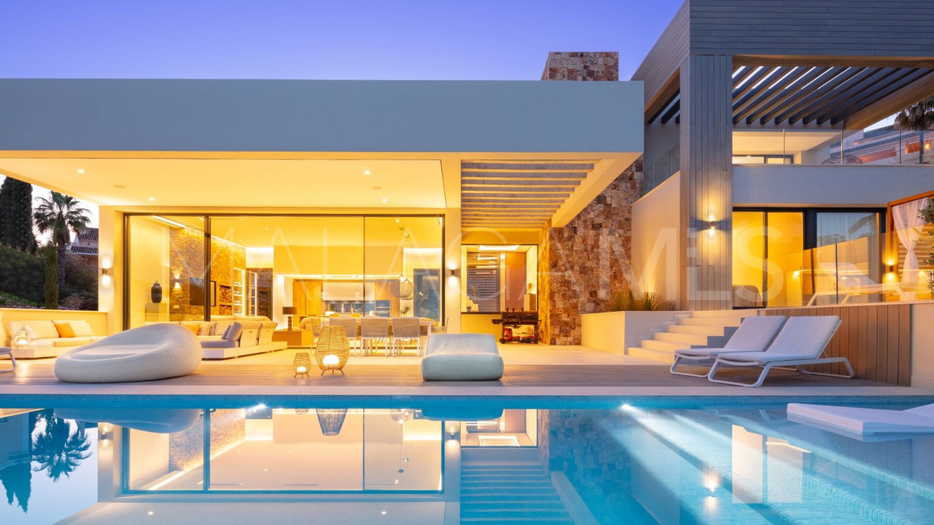 Villa de 5 bedrooms a la venta in Nueva Andalucia
