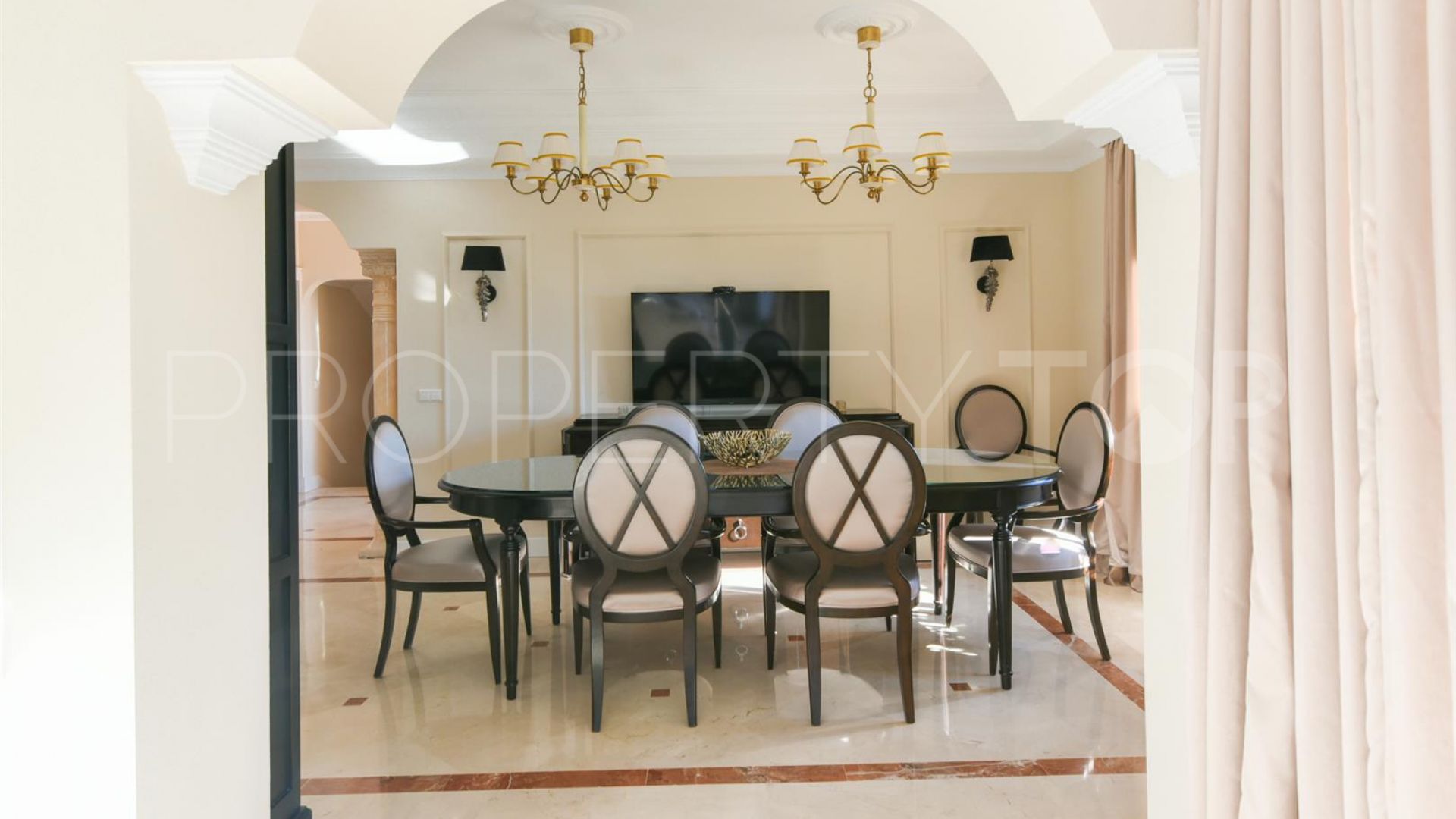 Villa for sale in Rio Real with 5 bedrooms