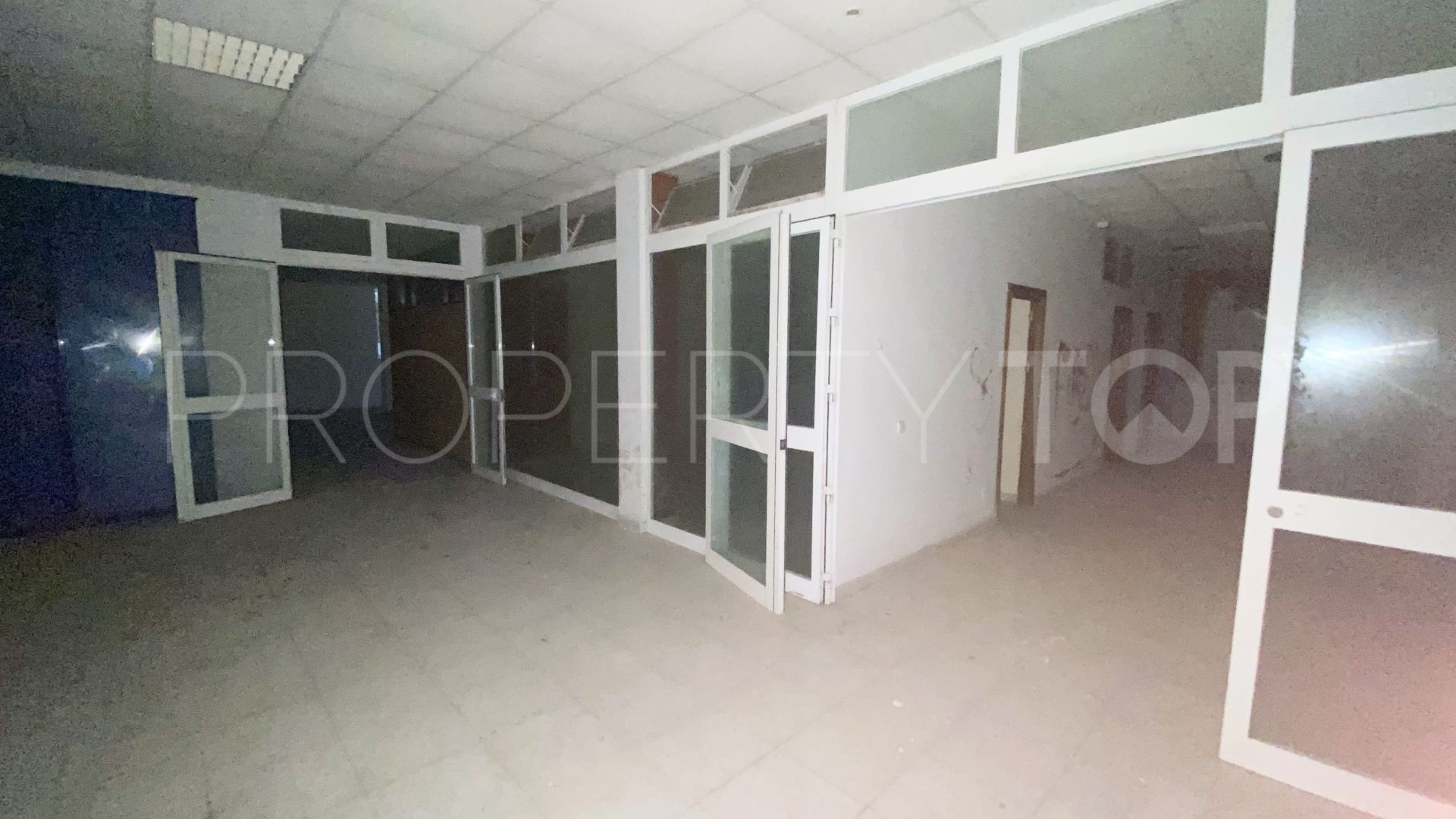 Commercial premises for sale in Puerto Marina