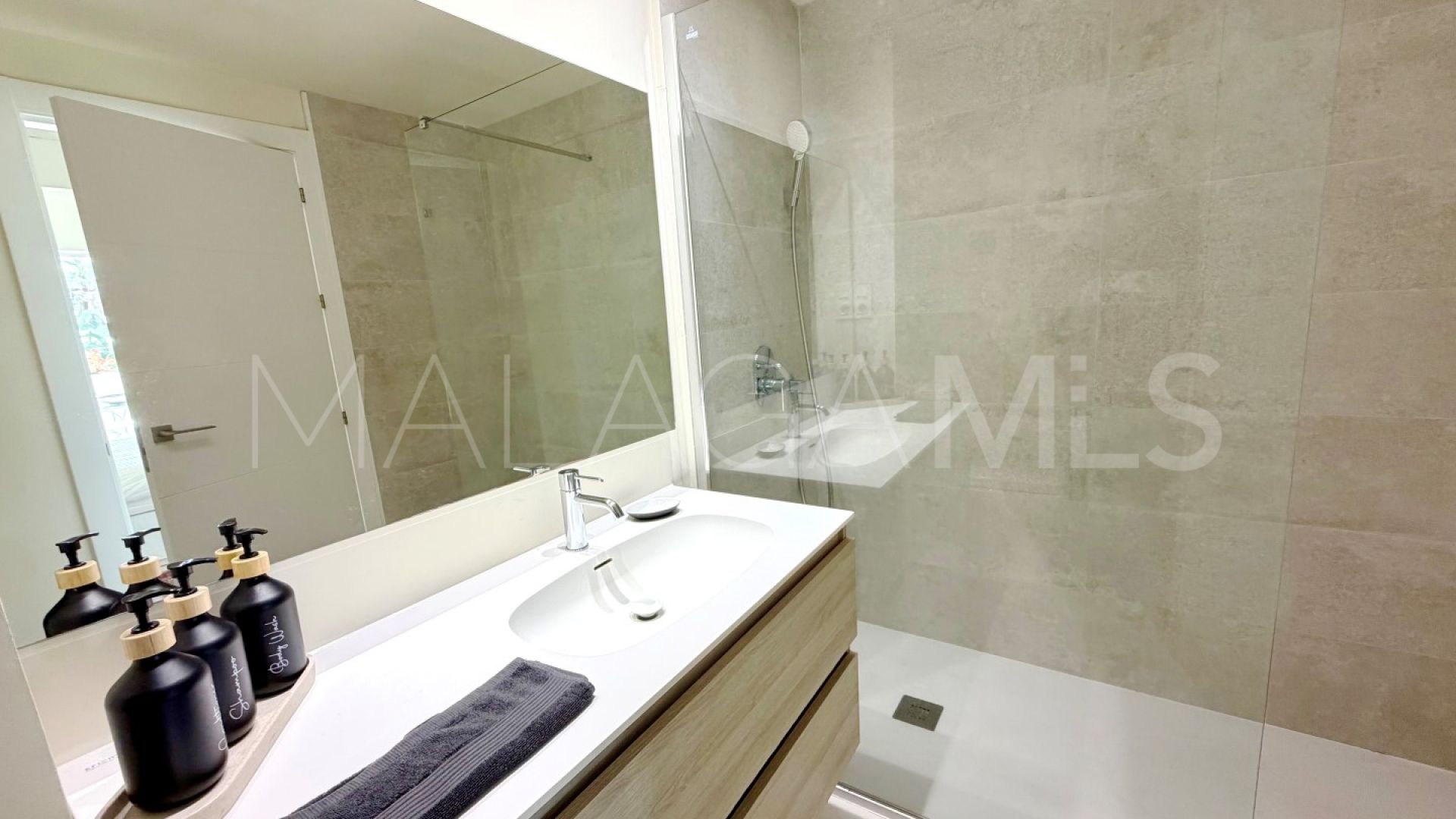 Buy Golden Mile apartment