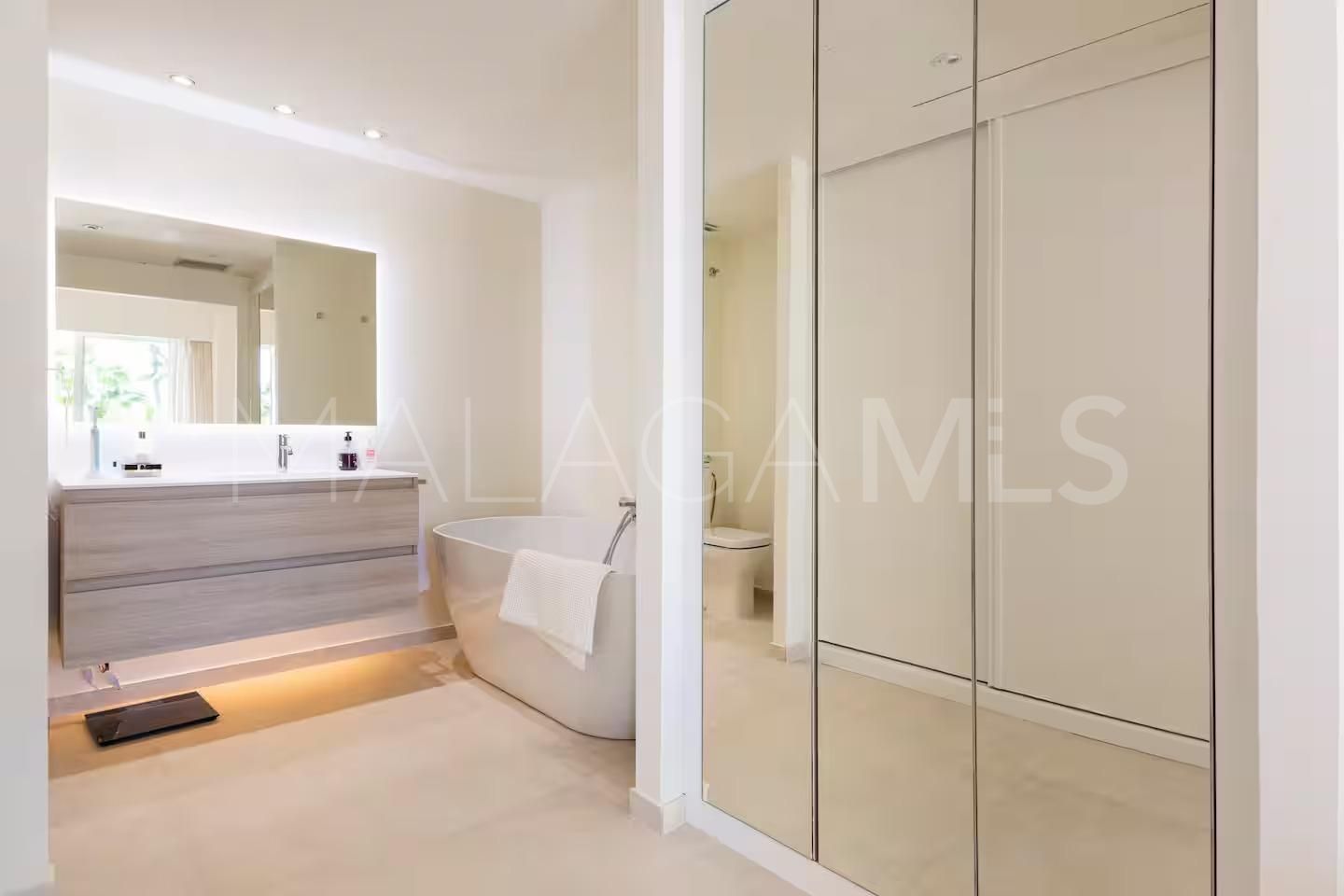 Buy Golden Mile apartment