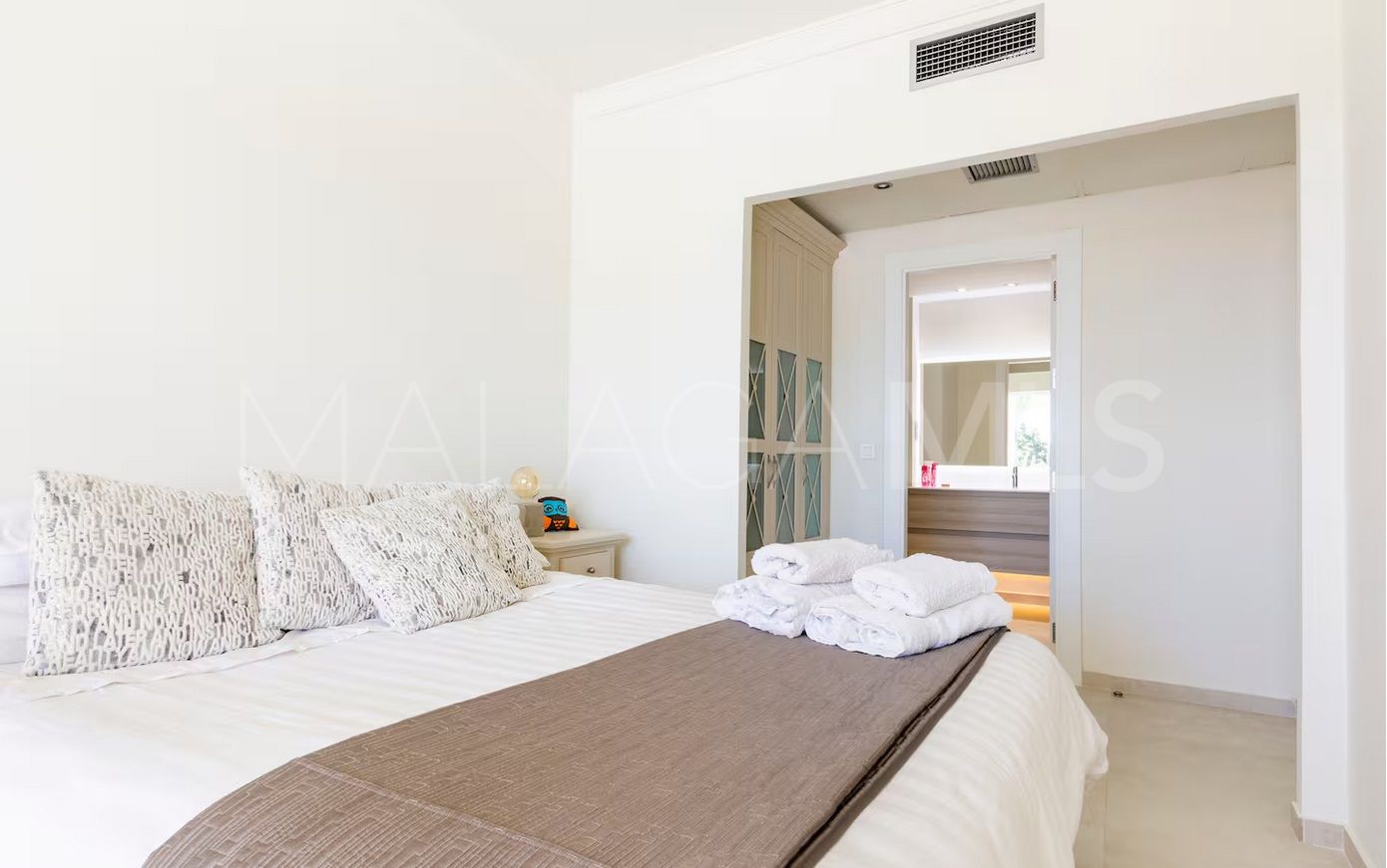 Buy Golden Mile apartment