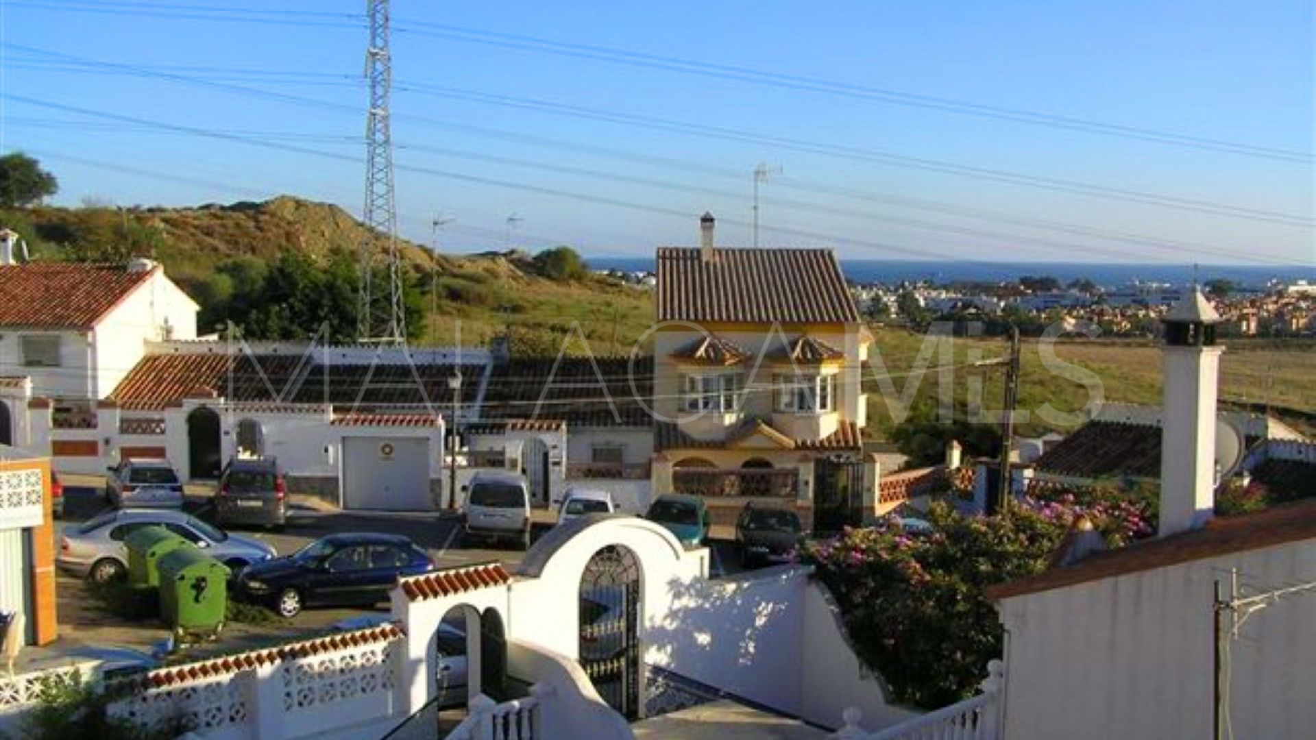 Hus i byn for sale in La Campana