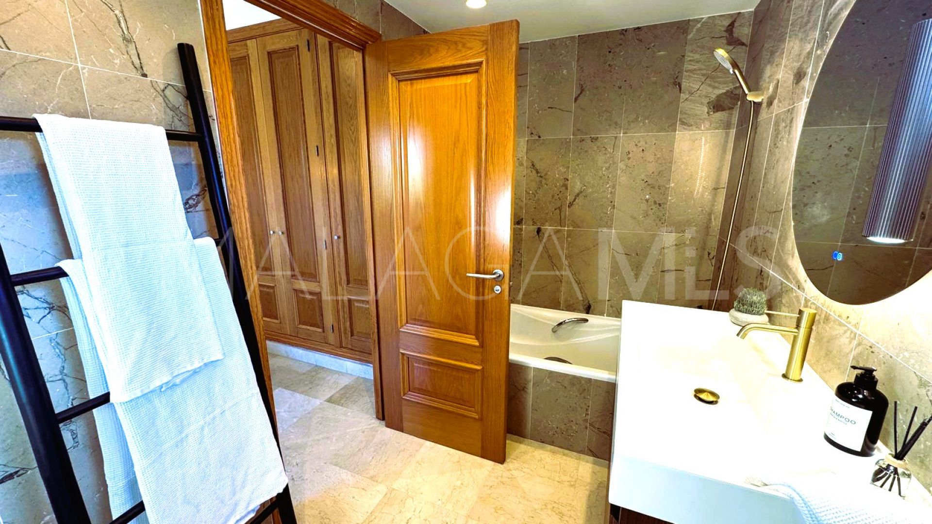 Apartamento for sale in Las Lagunas de 3 bedrooms