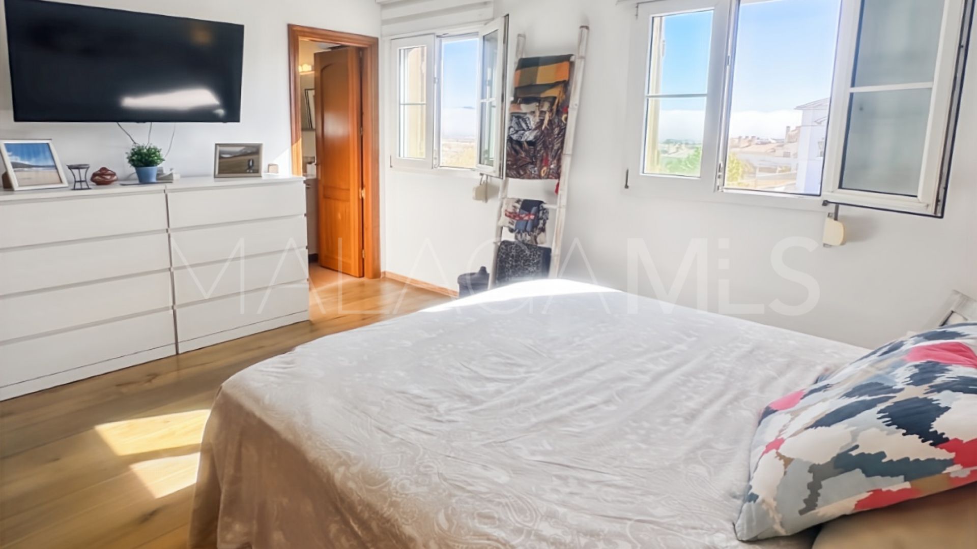 Semi detached house with 5 bedrooms for sale in Alhaurin de la Torre