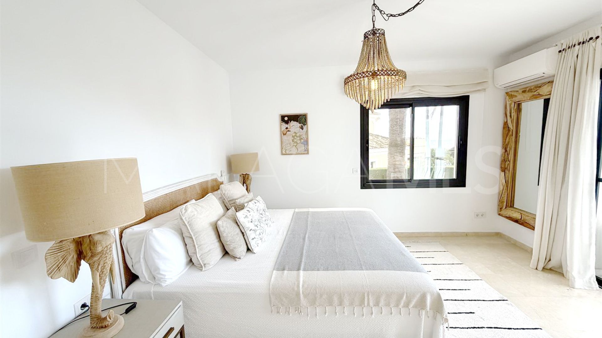 Villa for sale in Las Chapas