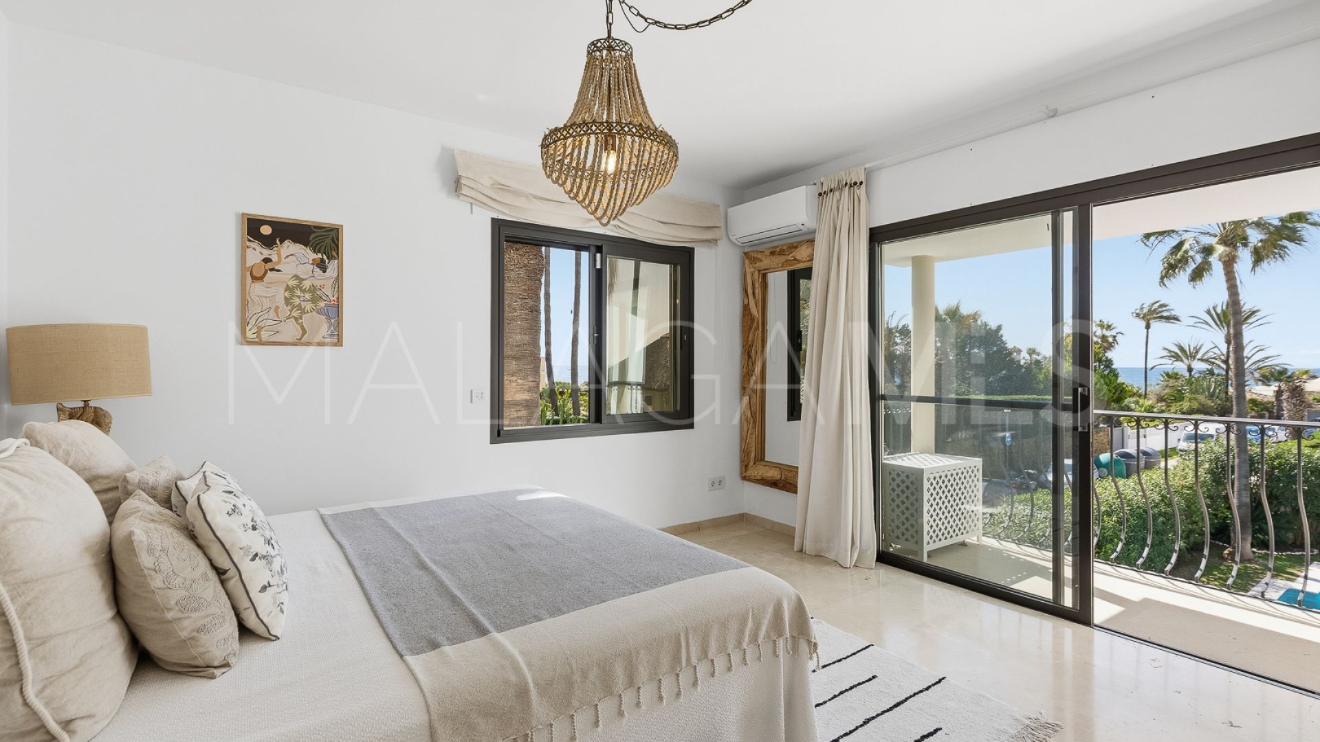 6 bedrooms villa in Las Chapas for sale