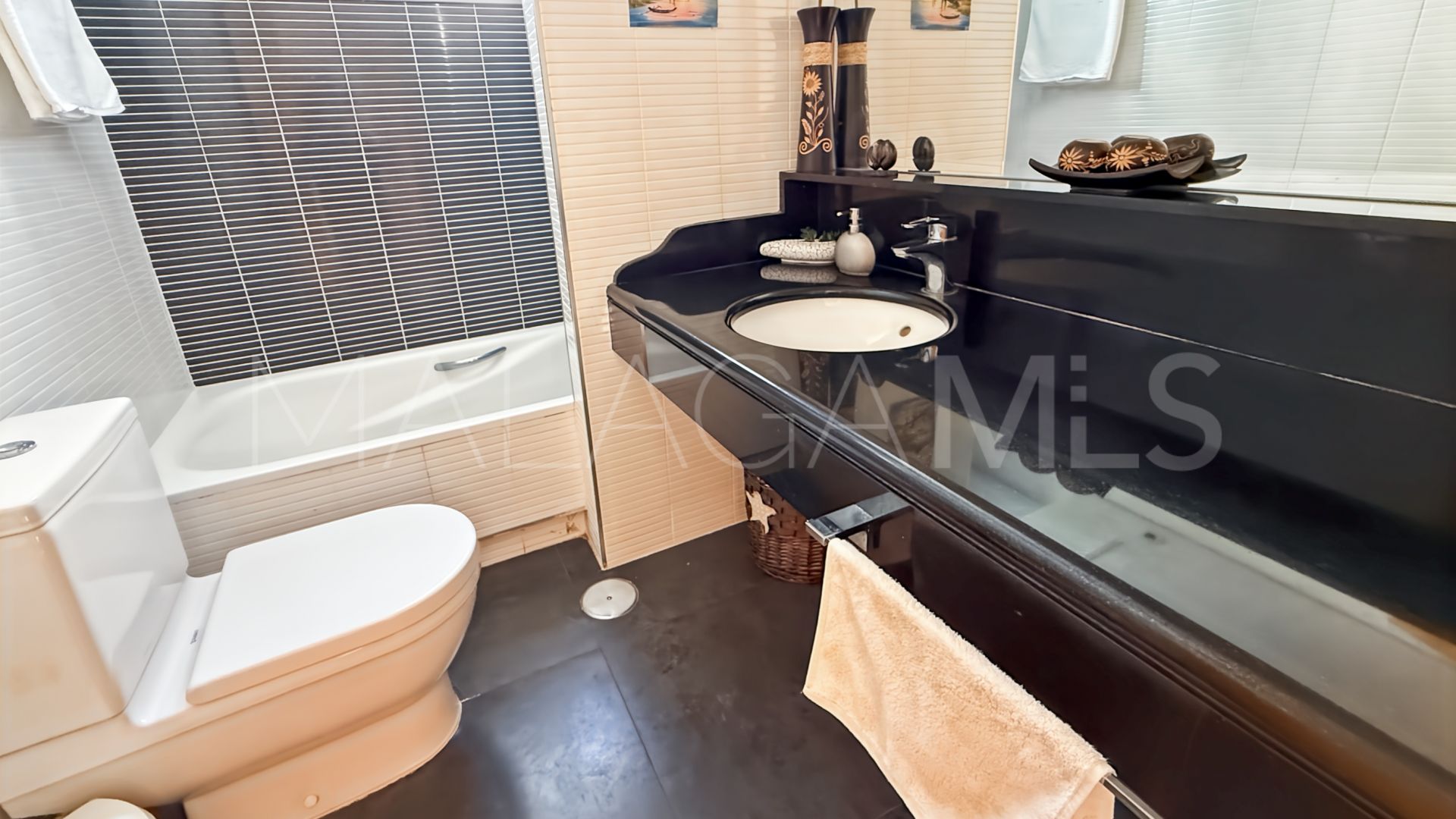 Lägenhet for sale in Torrequebrada