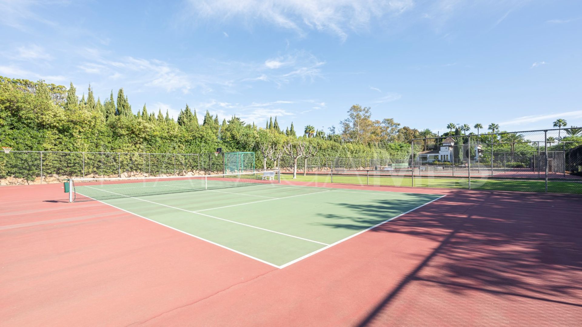 Apartamento planta baja for sale in Alcazaba Beach