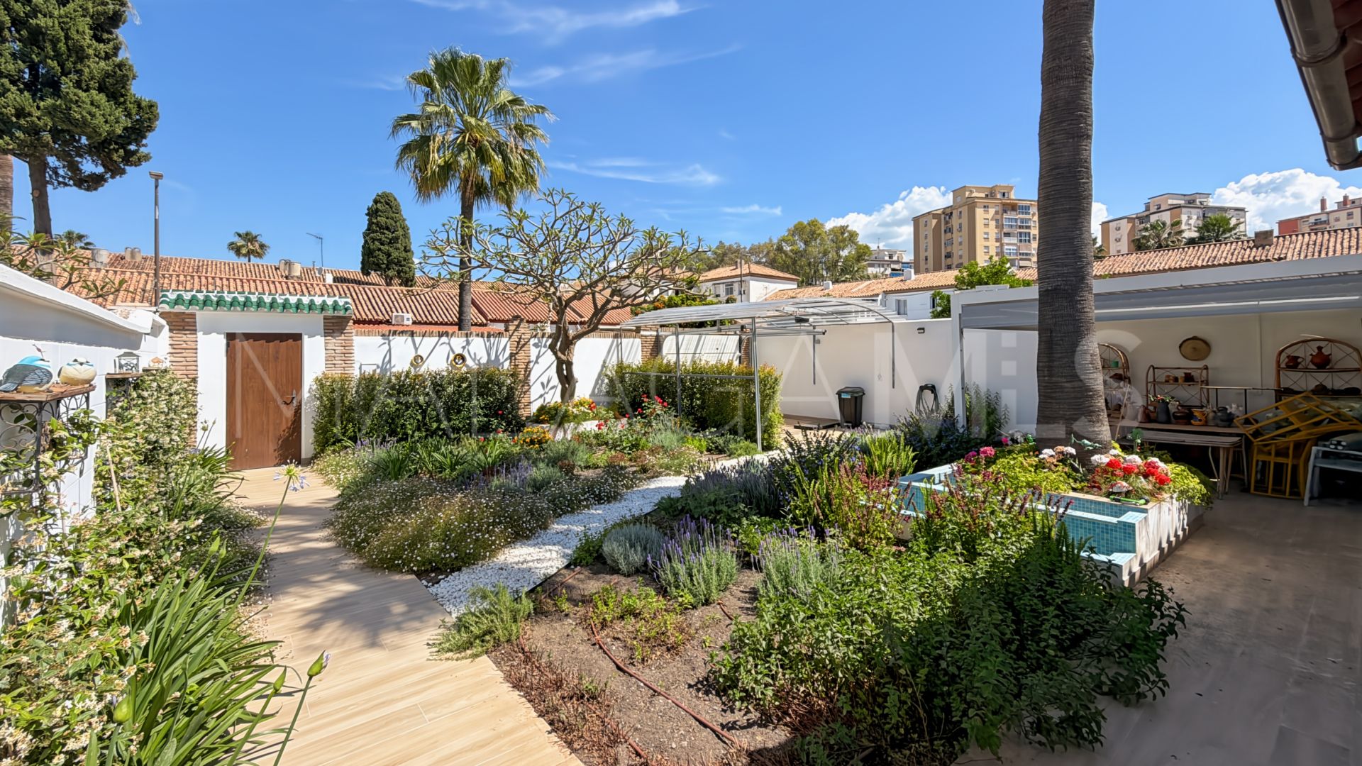 Hus i byn for sale in Barrio de Ciudad Jardín