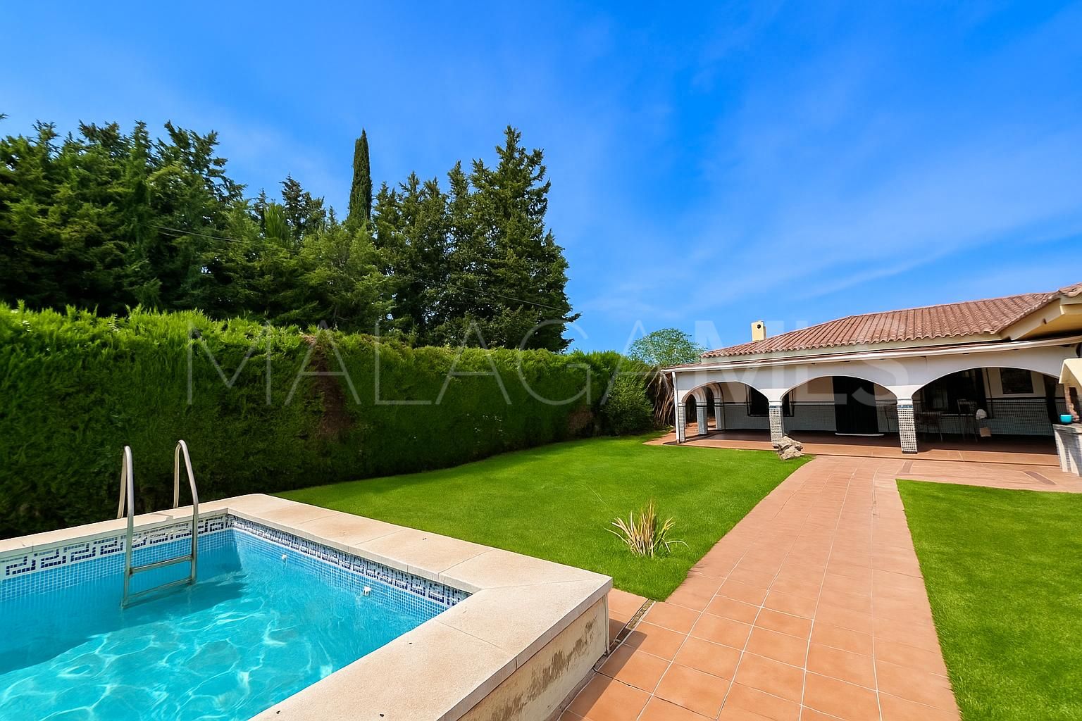 Finca for sale in La Resina Golf