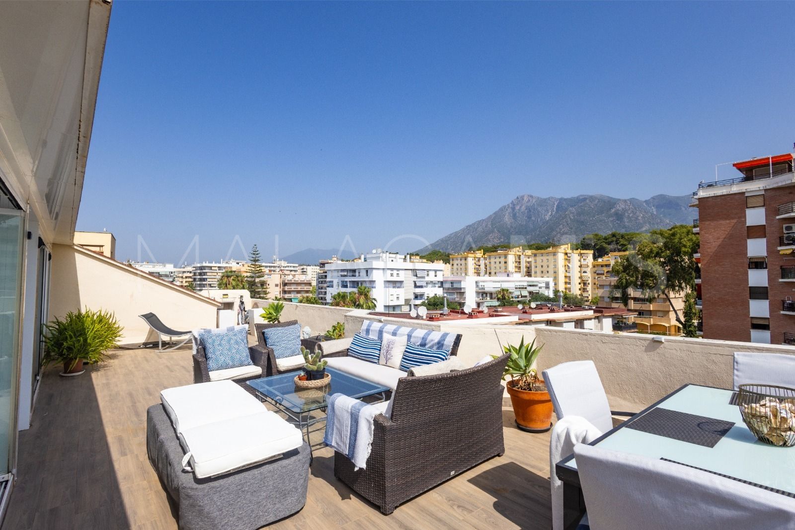 Zweistöckiges penthouse for sale in Playa de la Fontanilla