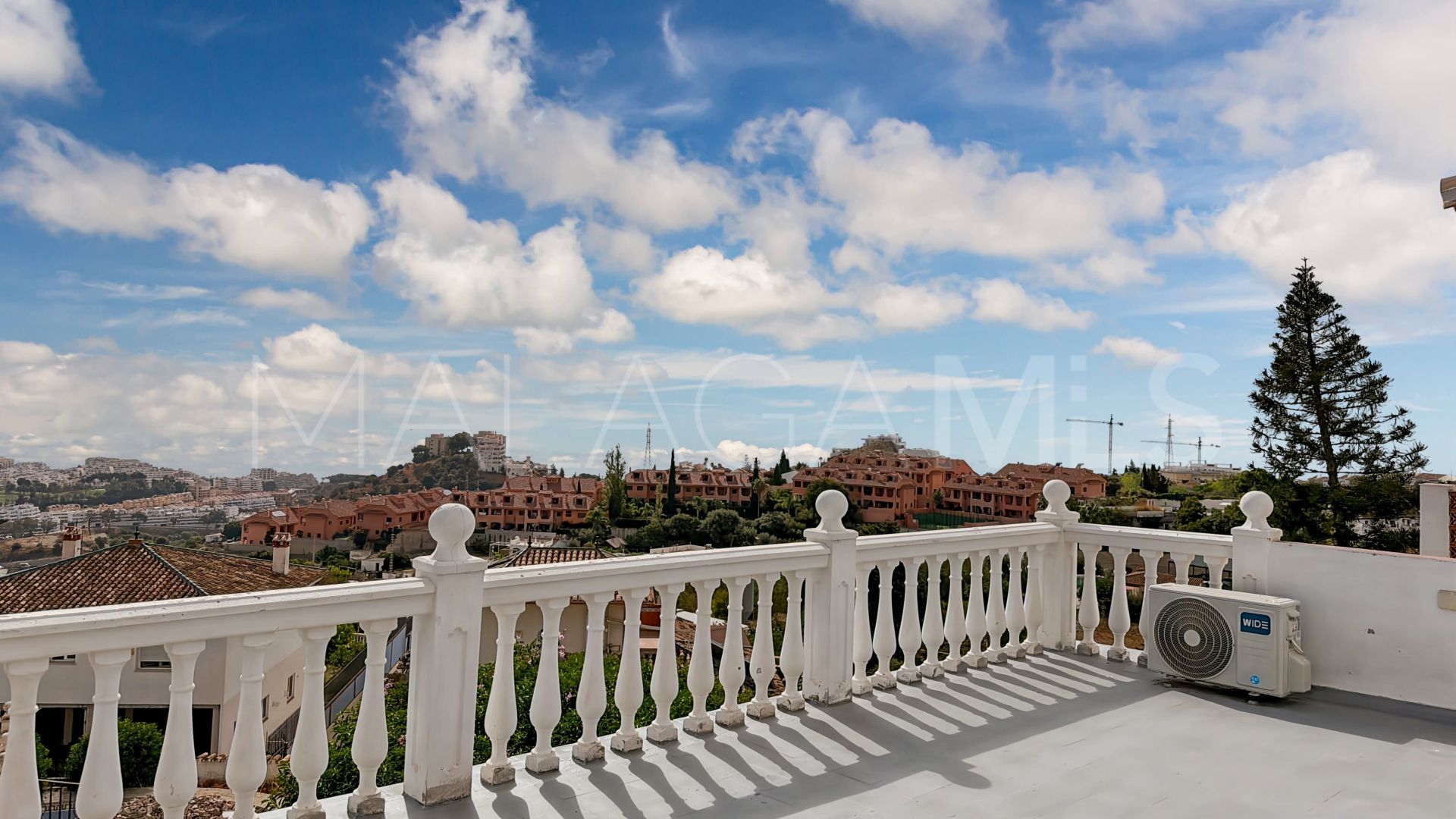 Villa for sale in Benalmadena Pueblo de 3 bedrooms