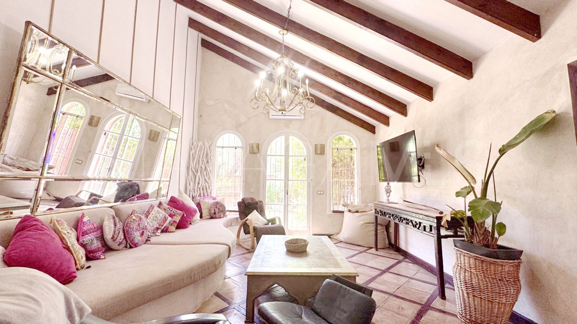 Villa for sale in Atalaya de Rio Verde with 6 bedrooms