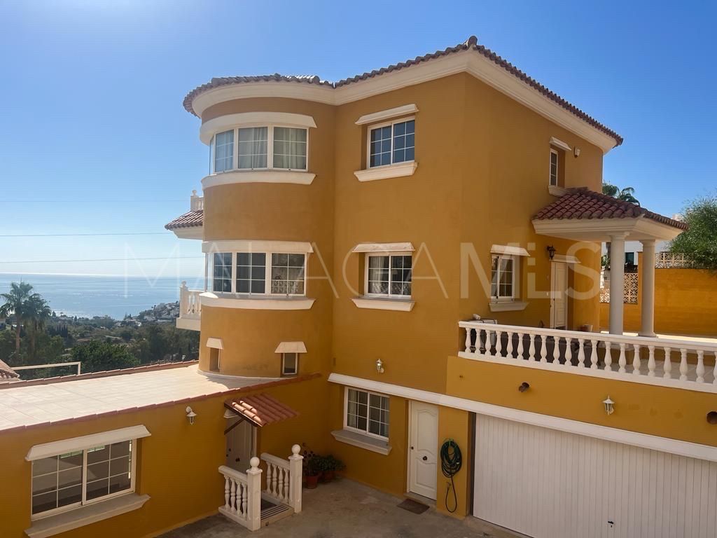 Villa for sale in Benalmadena Pueblo