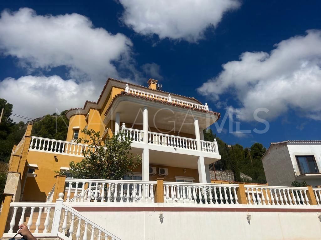 Villa for sale in Benalmadena Pueblo