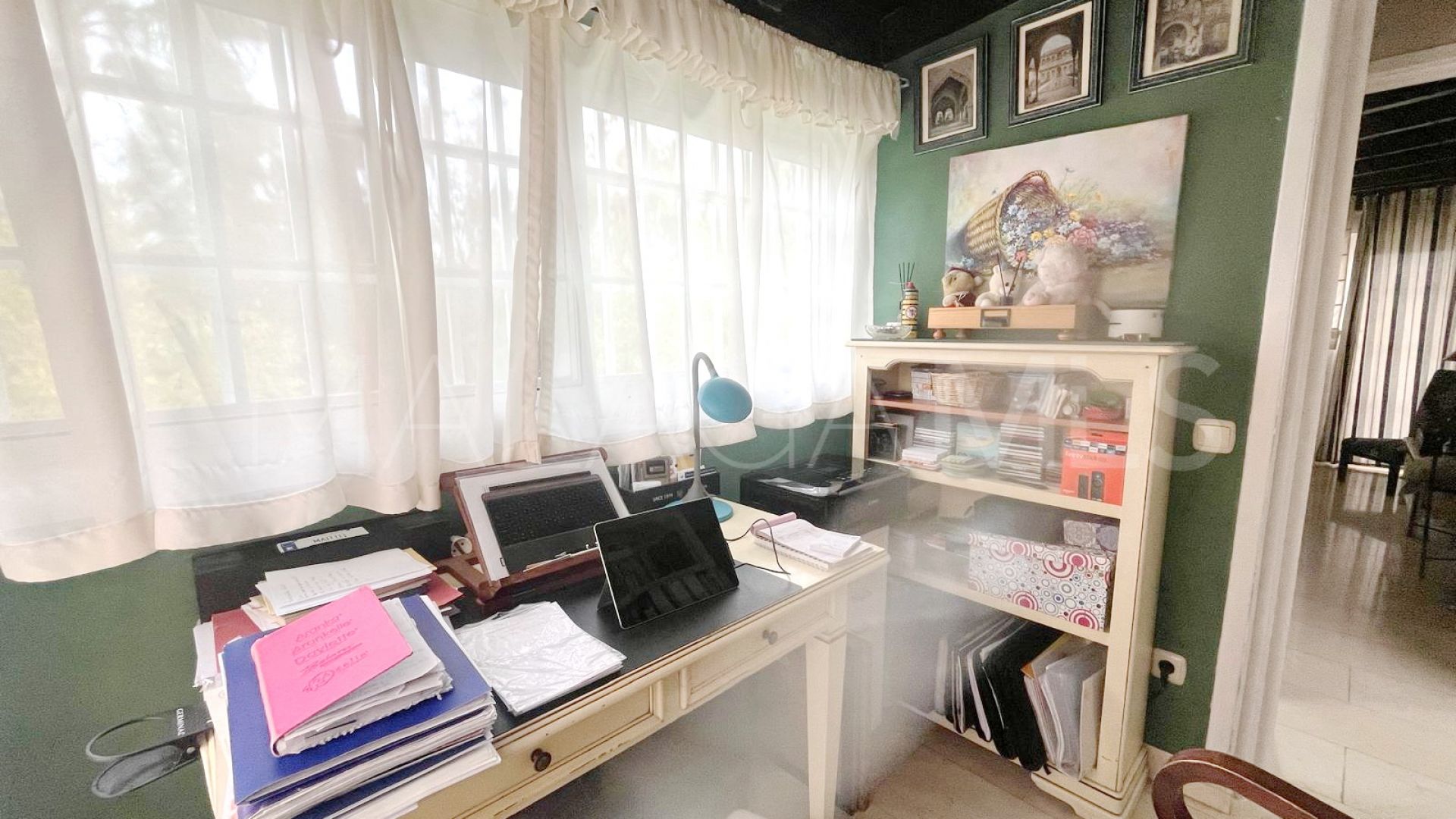For sale Rio Real apartment with 3 bedrooms