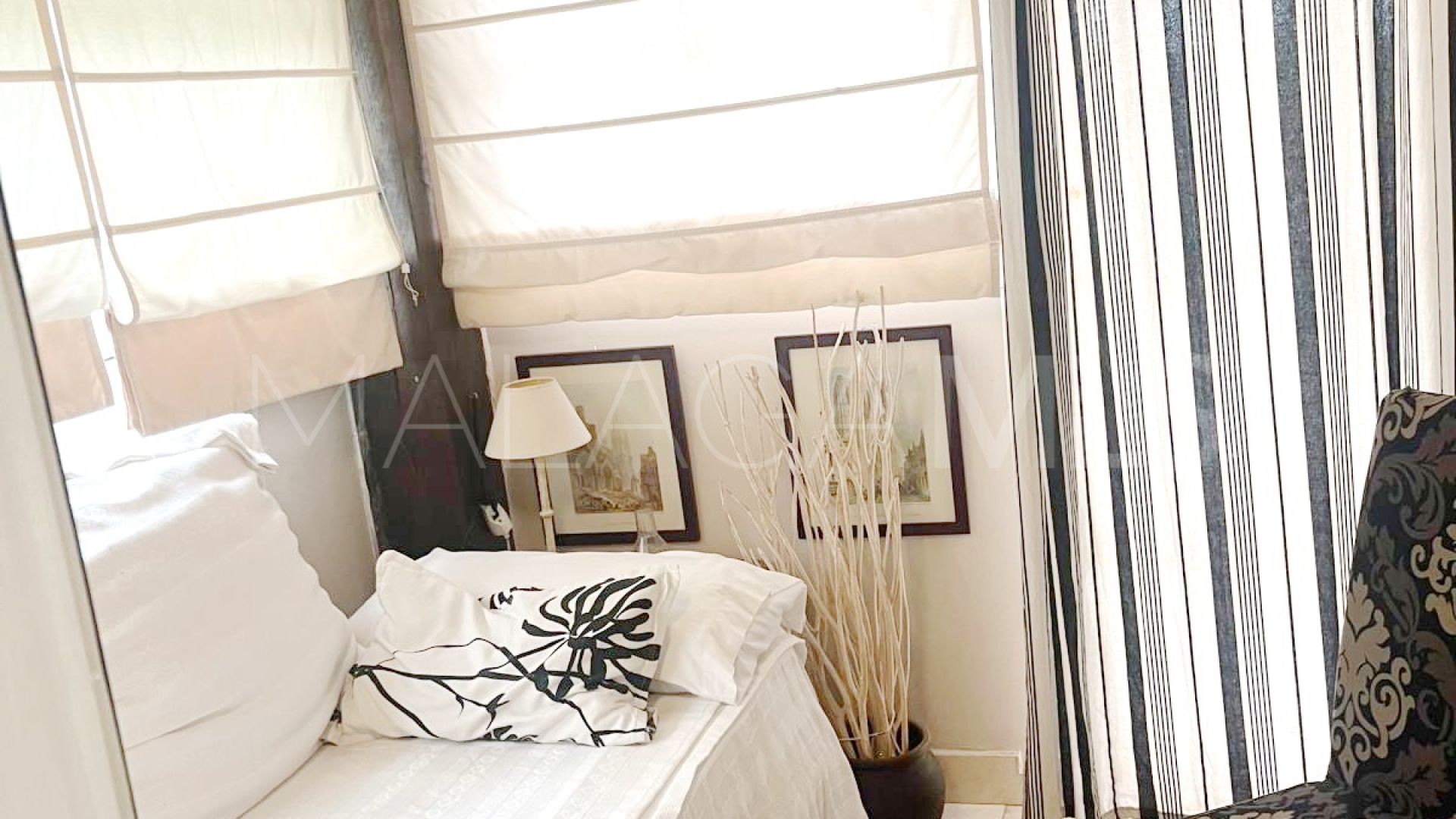 For sale Rio Real apartment with 3 bedrooms