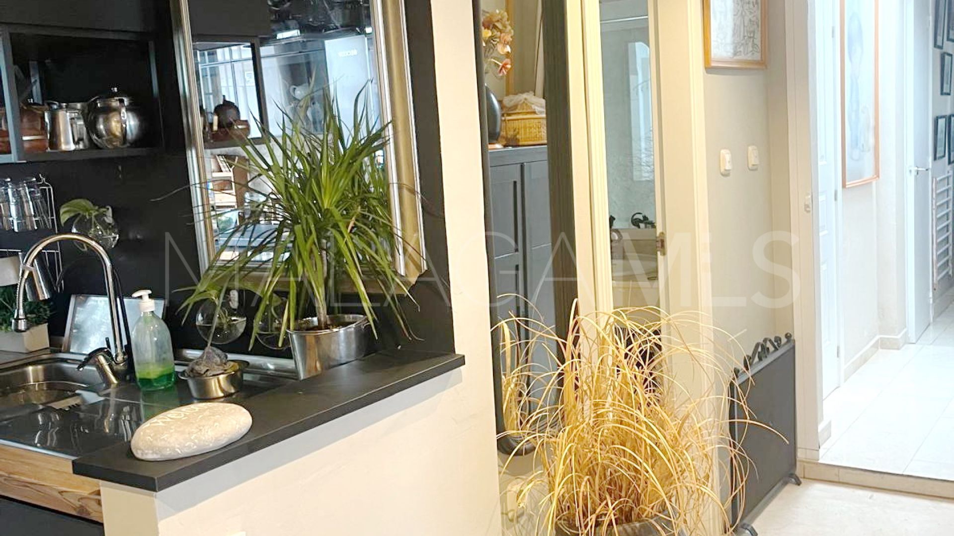 For sale Rio Real apartment with 3 bedrooms