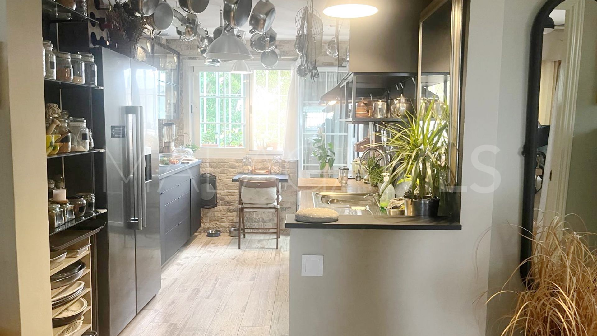 For sale Rio Real apartment with 3 bedrooms