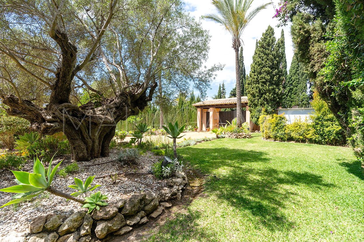 For sale 5 bedrooms villa in Cumbres de Elviria