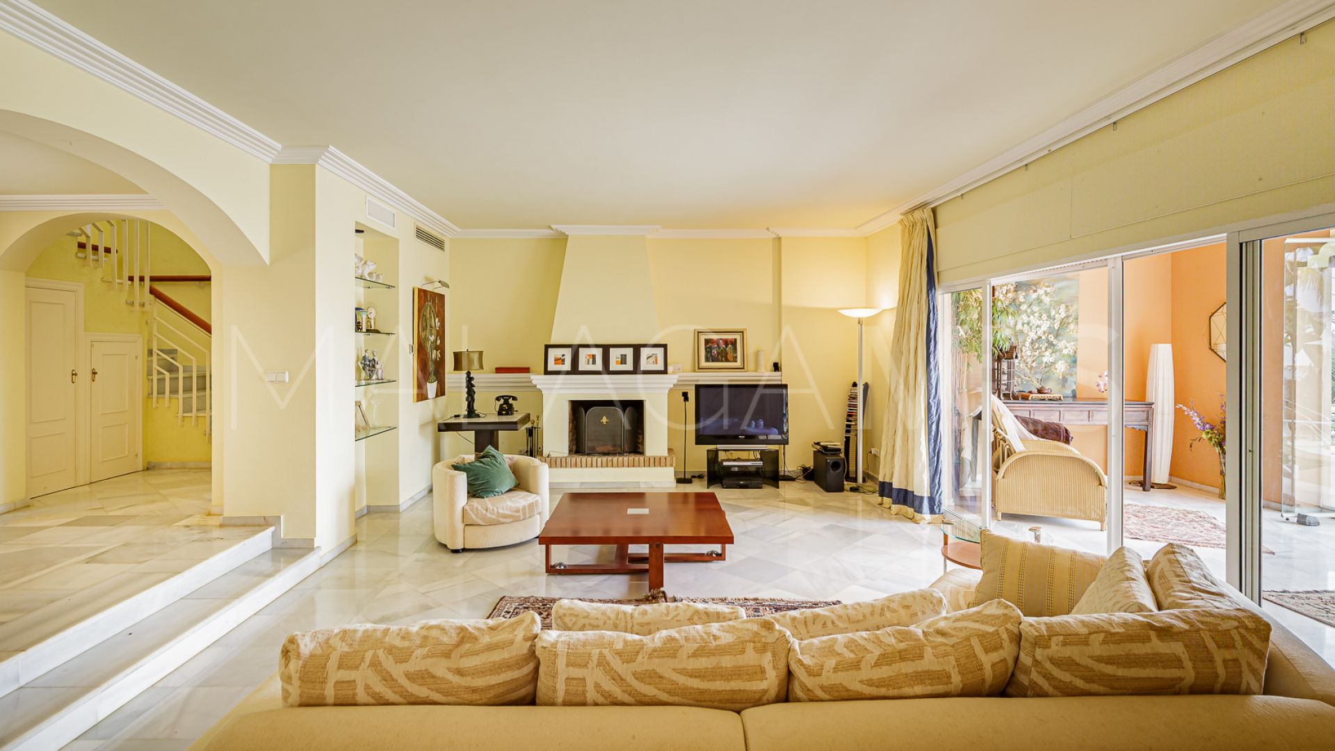 For sale 5 bedrooms villa in Cumbres de Elviria