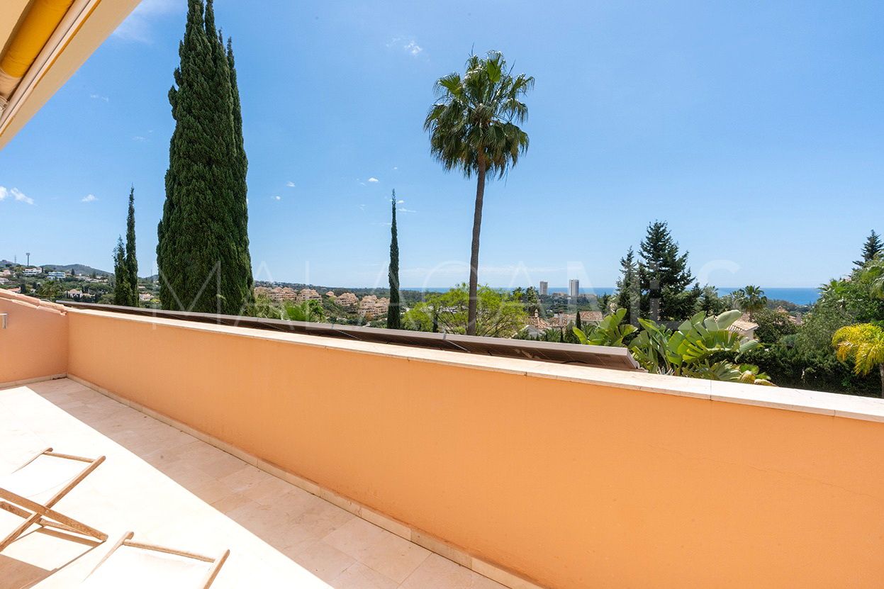 For sale 5 bedrooms villa in Cumbres de Elviria