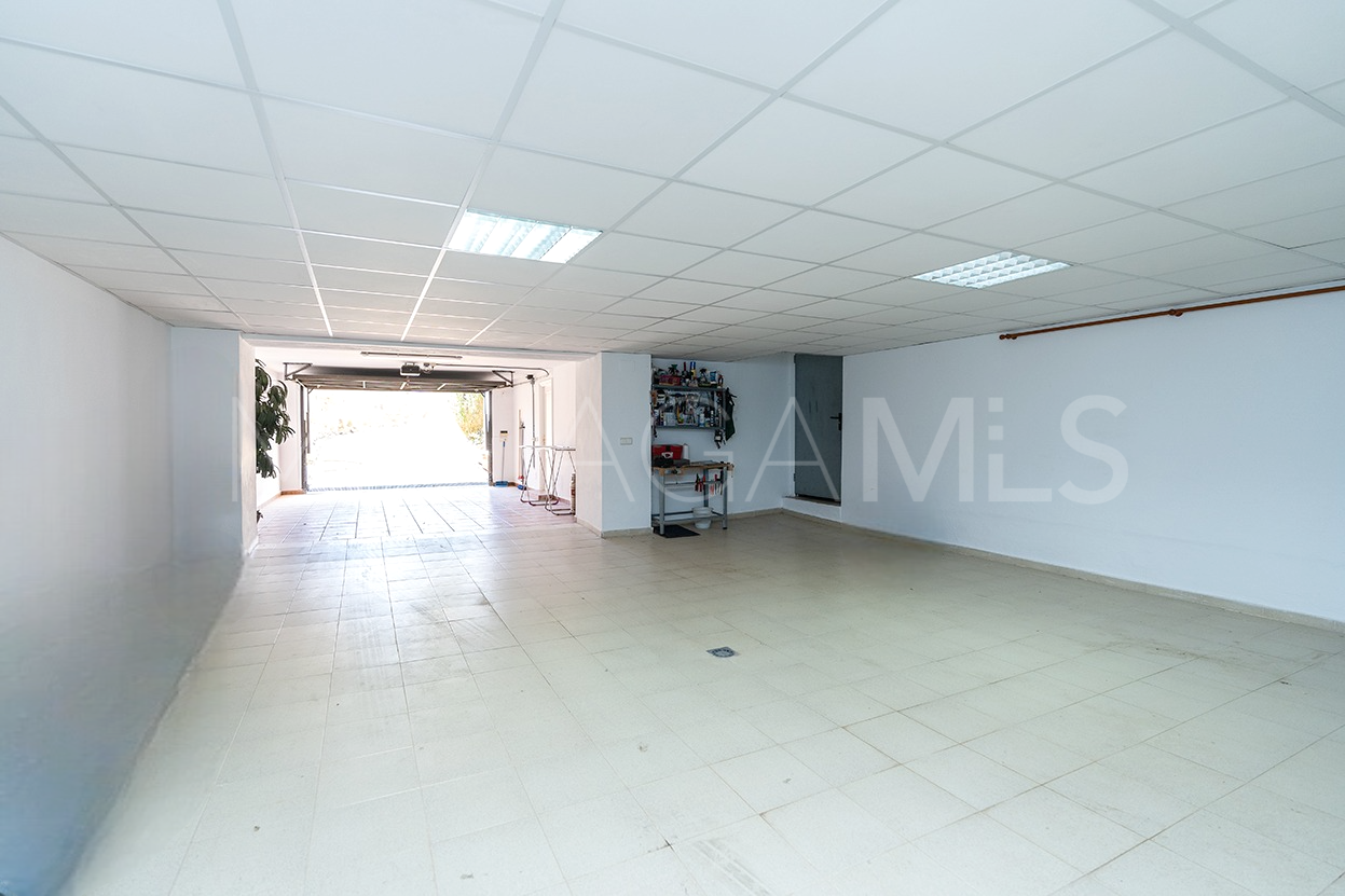 For sale 5 bedrooms villa in Cumbres de Elviria