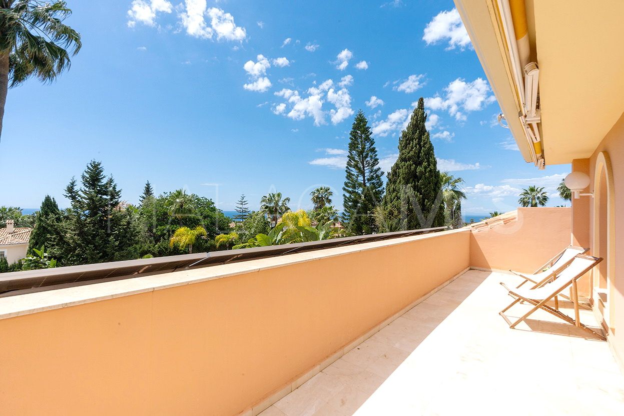 For sale 5 bedrooms villa in Cumbres de Elviria