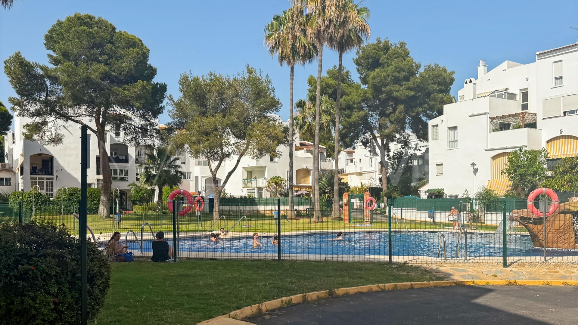 For sale 3 bedrooms duplex penthouse in Elviria