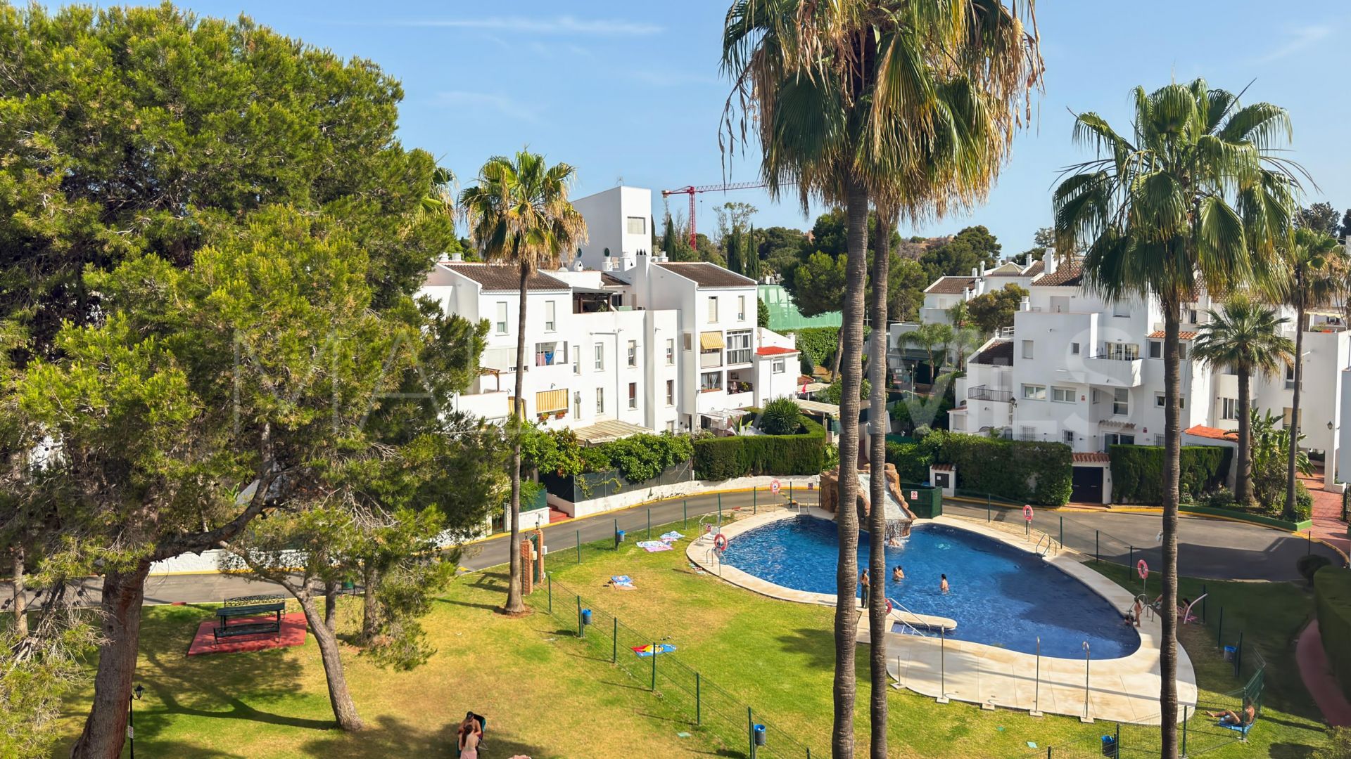 For sale 3 bedrooms duplex penthouse in Elviria