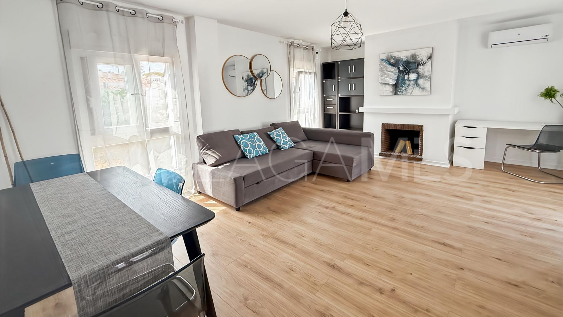 For sale 3 bedrooms duplex penthouse in Elviria