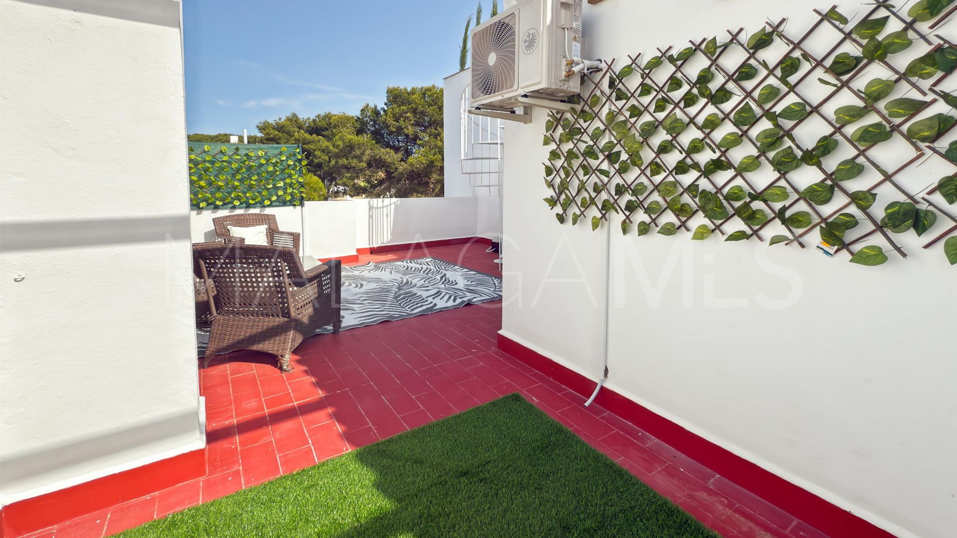 For sale 3 bedrooms duplex penthouse in Elviria