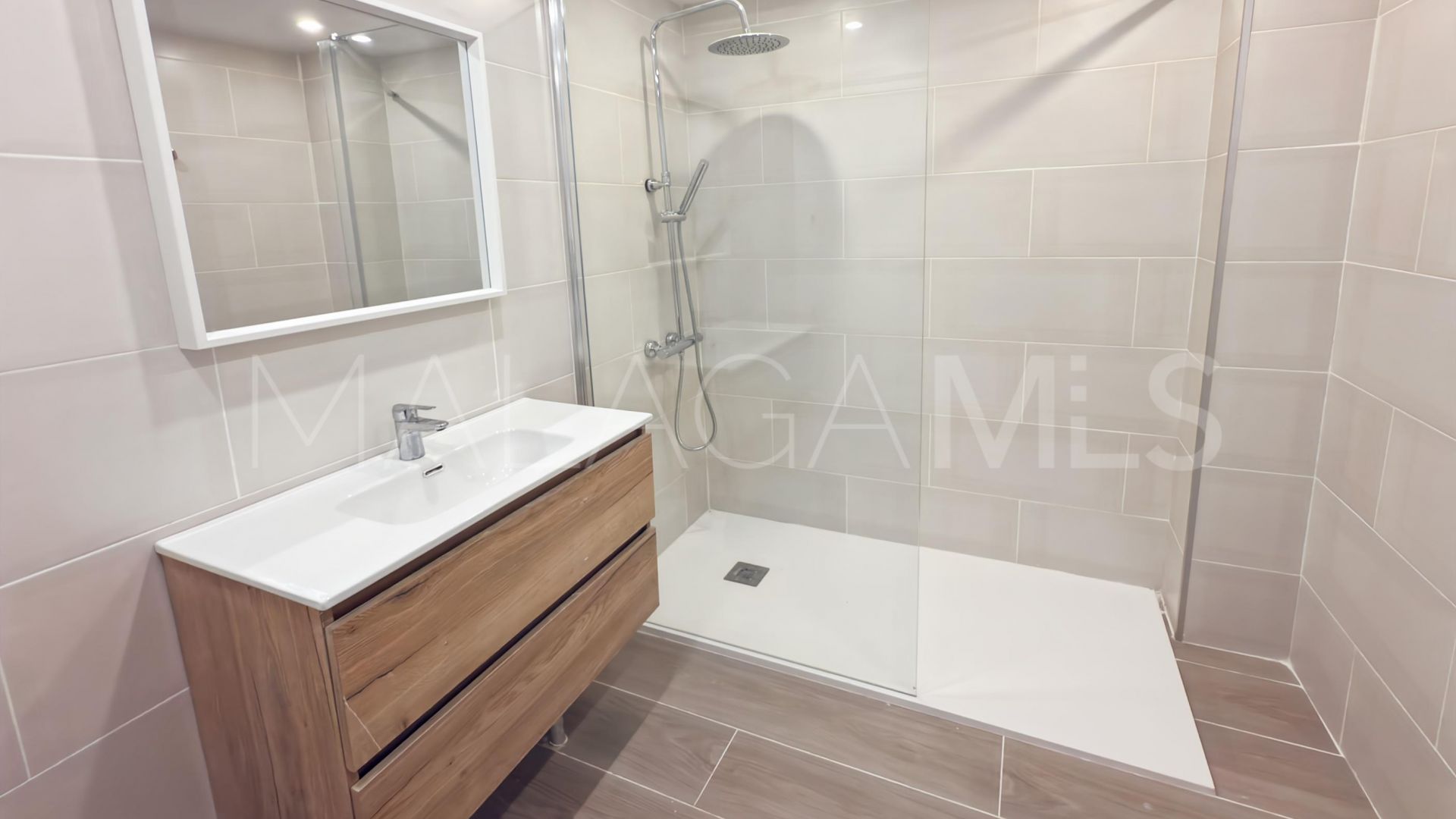For sale 3 bedrooms duplex penthouse in Elviria