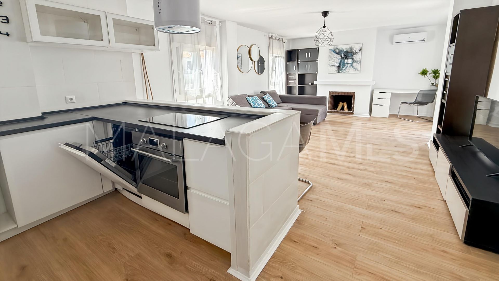 For sale 3 bedrooms duplex penthouse in Elviria