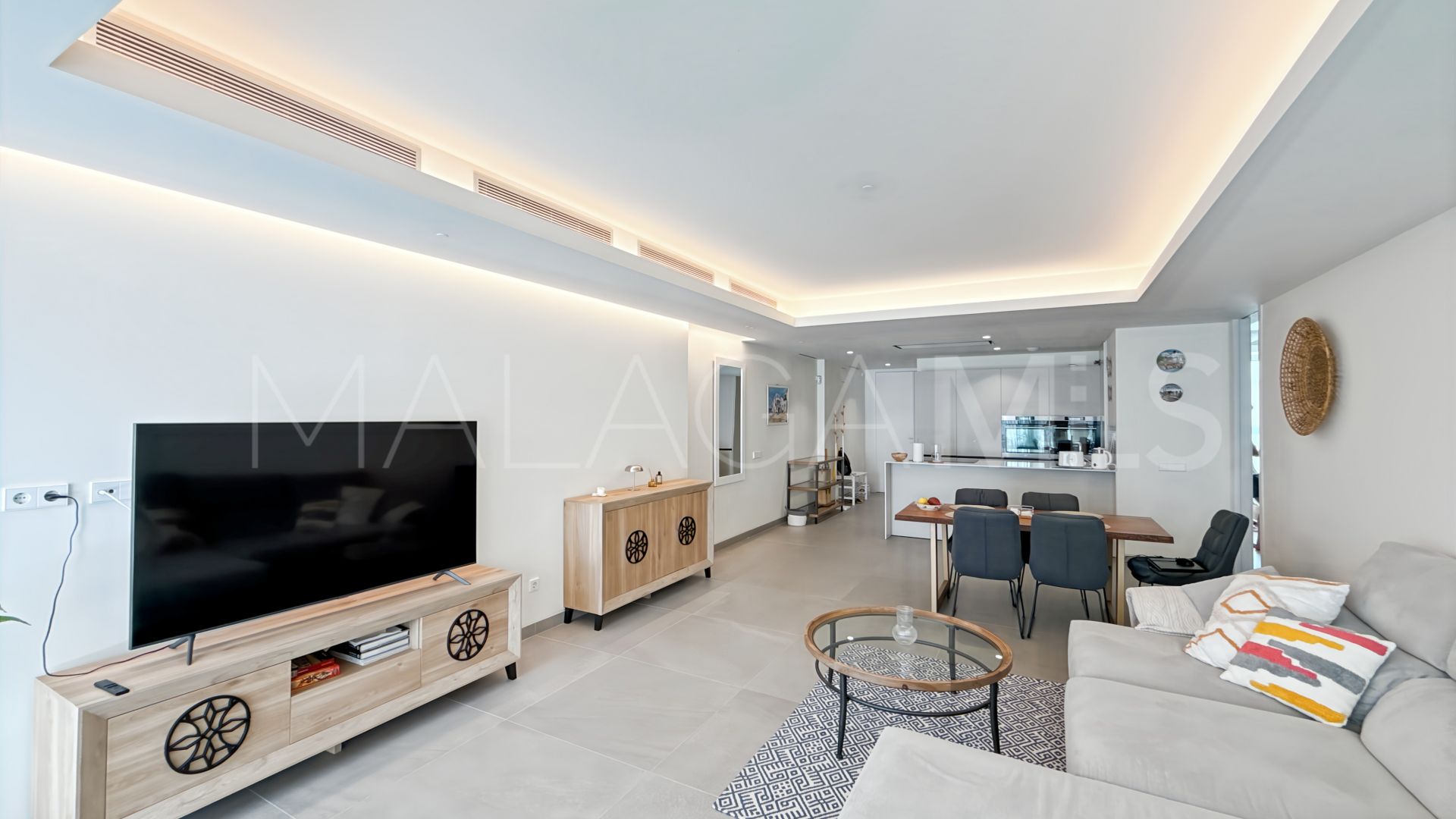 Appartement for sale in Estepona Puerto