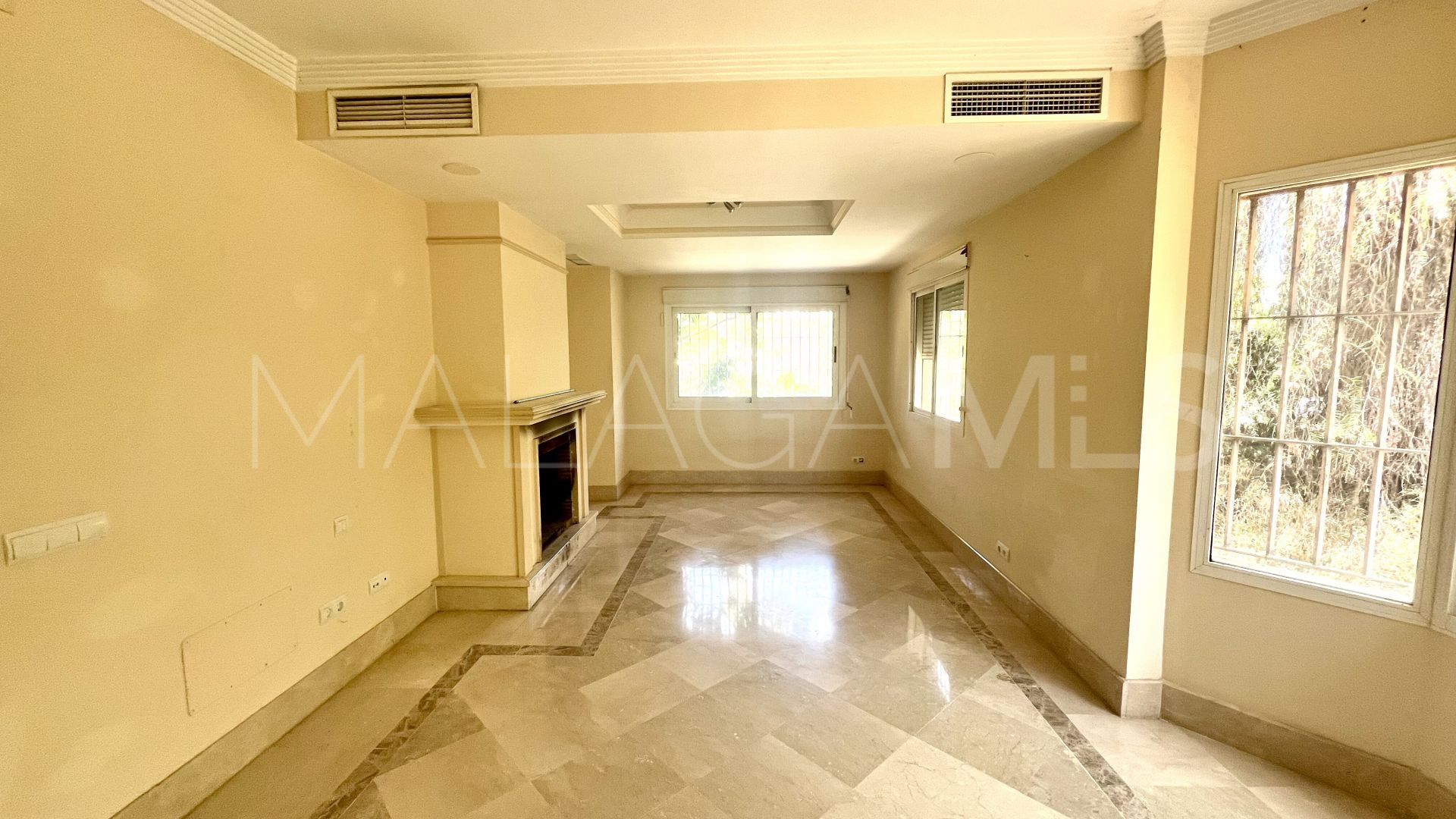 Villa for sale in Los Naranjos