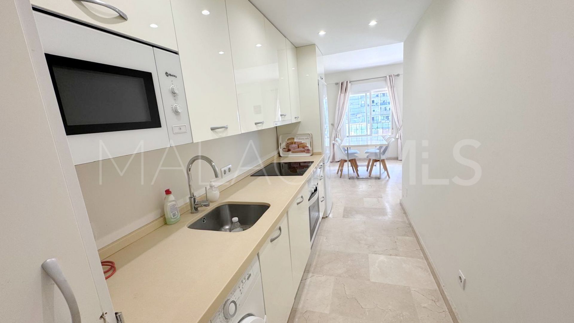 For sale Marbella Centro apartment with 2 bedrooms