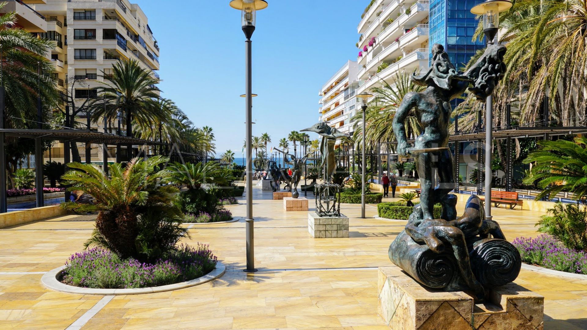 For sale Marbella Centro apartment with 2 bedrooms
