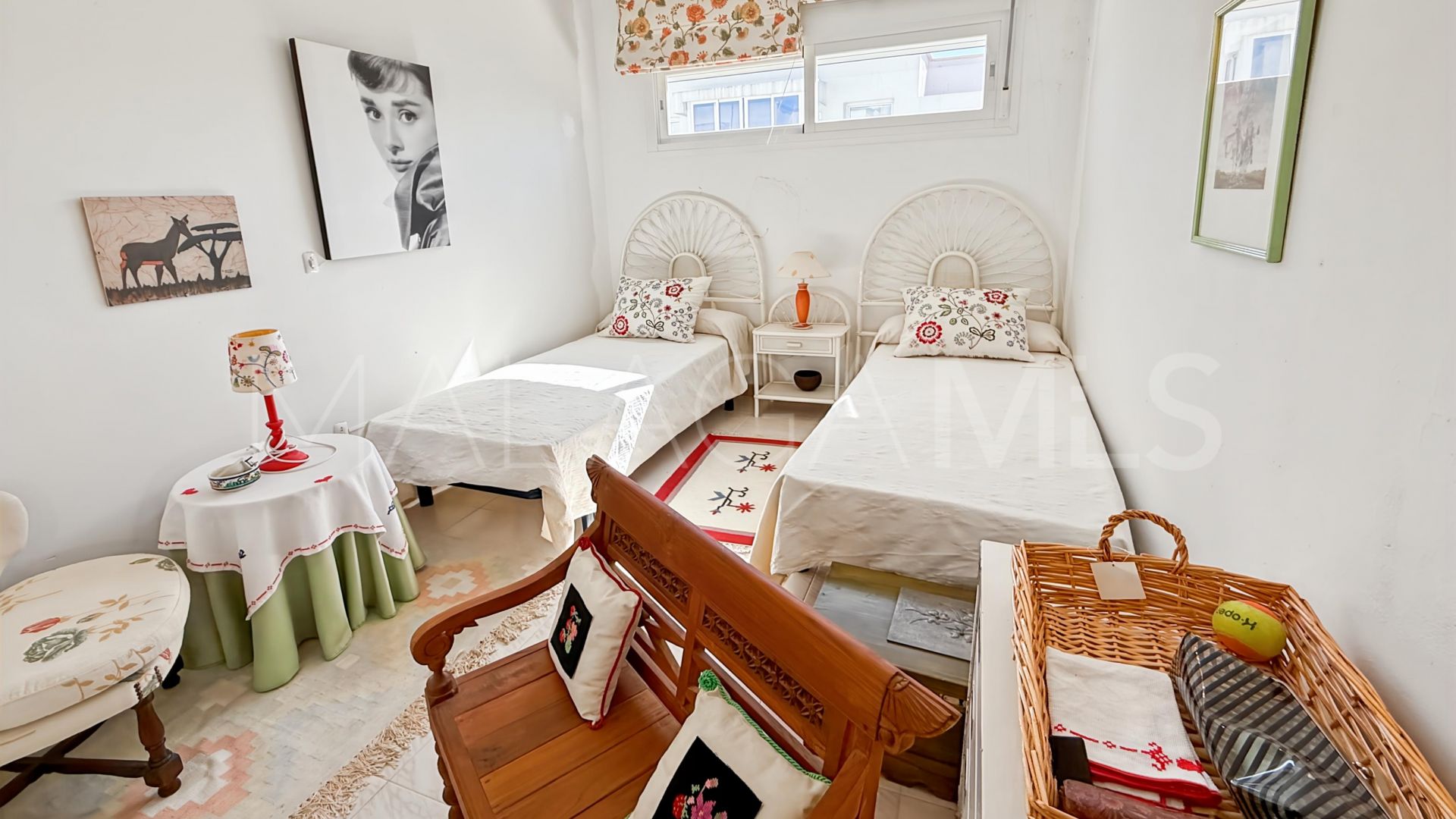 For sale flat in Estepona East